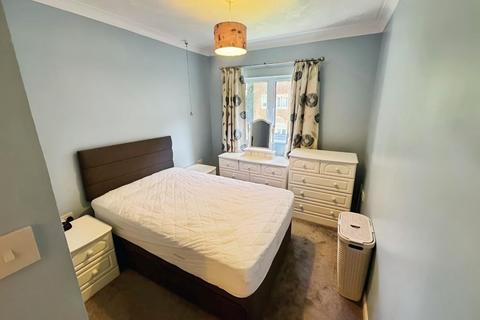 1 bedroom apartment to rent, High Street, Chatham
