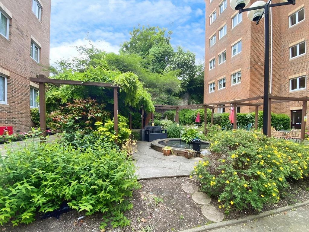 Ee795917-Communal 20 Garden.jpg