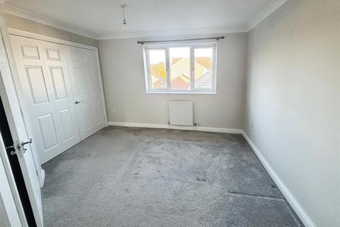 2 bedroom apartment to rent, Braeburn House, Bawtry Road DN4