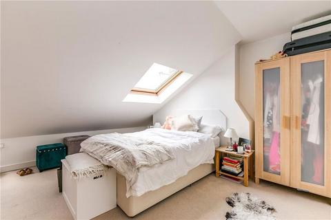 2 bedroom flat to rent, Patience Road, London SW11