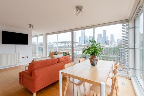 2 bedroom flat to rent, Elgar Street, London, SE16
