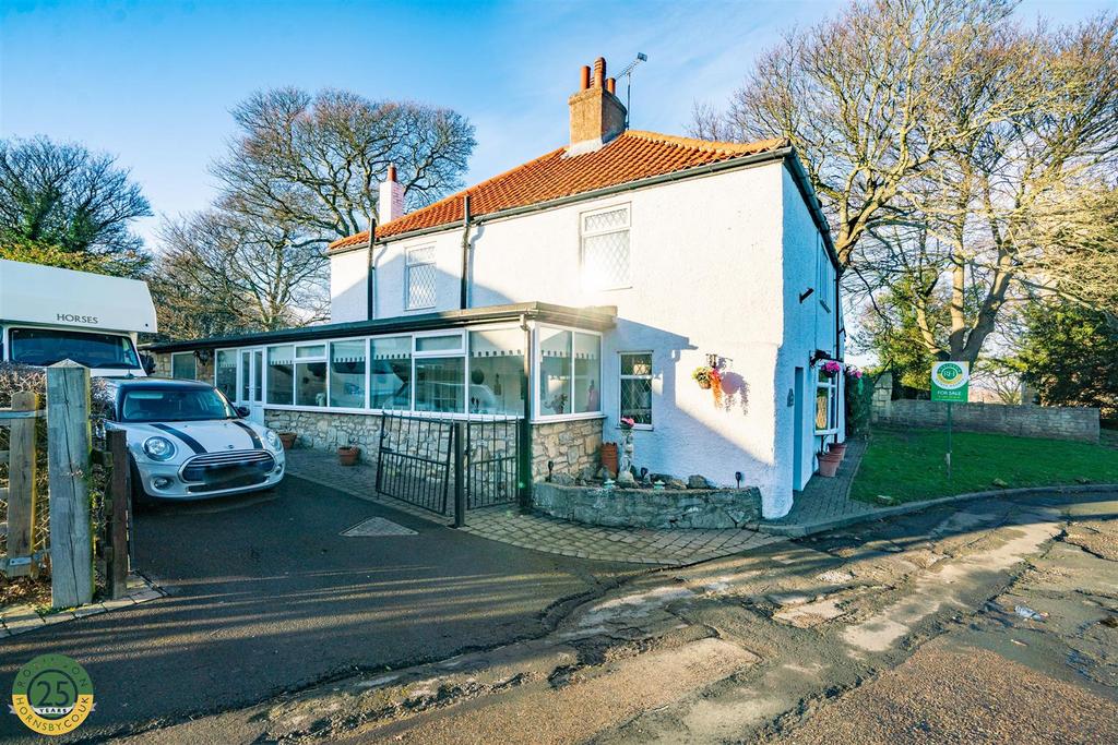 Side of Property 2.jpg