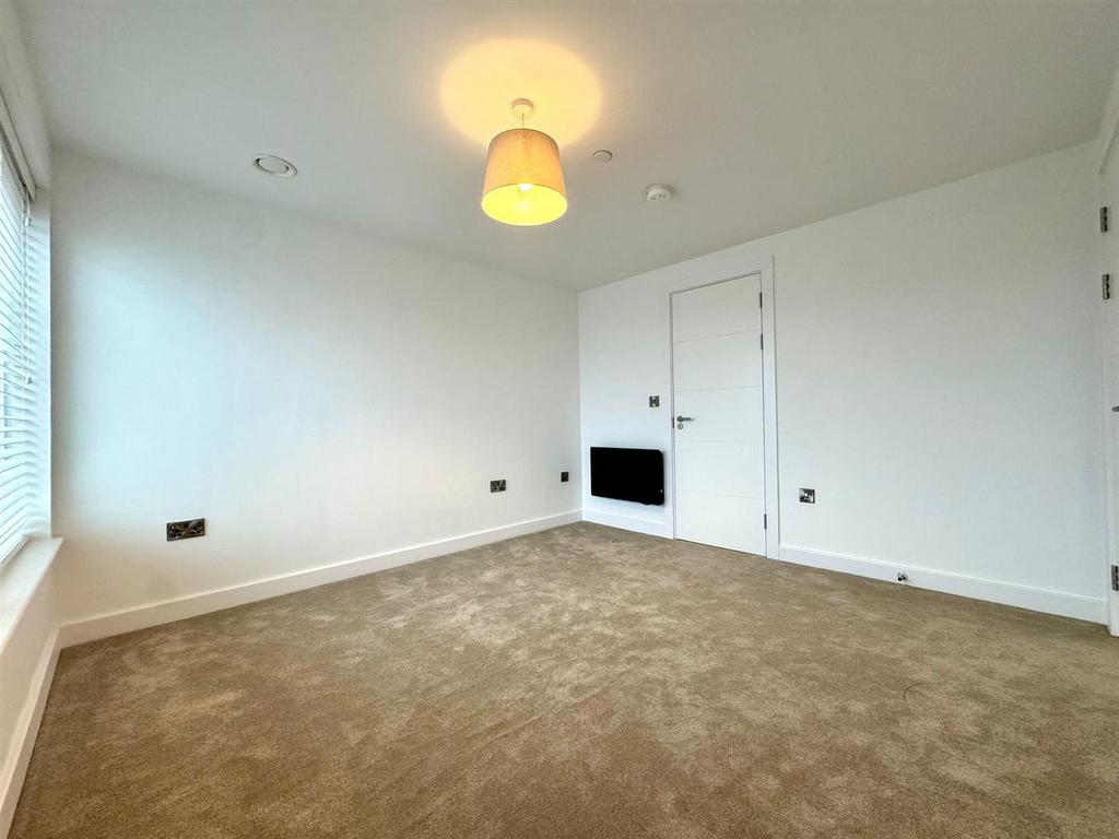 Main bedroom pic 2.jpeg