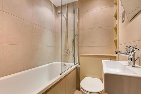 3 bedroom apartment to rent, Connaught Street, London W2