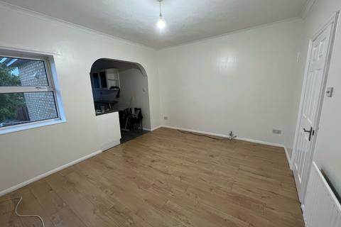 1 bedroom apartment to rent, Longfellow Road, Gillingham ME7