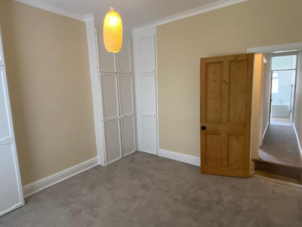 Bedroom 1 2.jpg