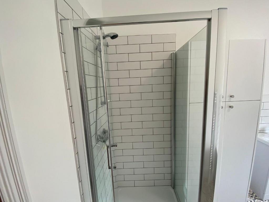 Bathroom 3.jpg