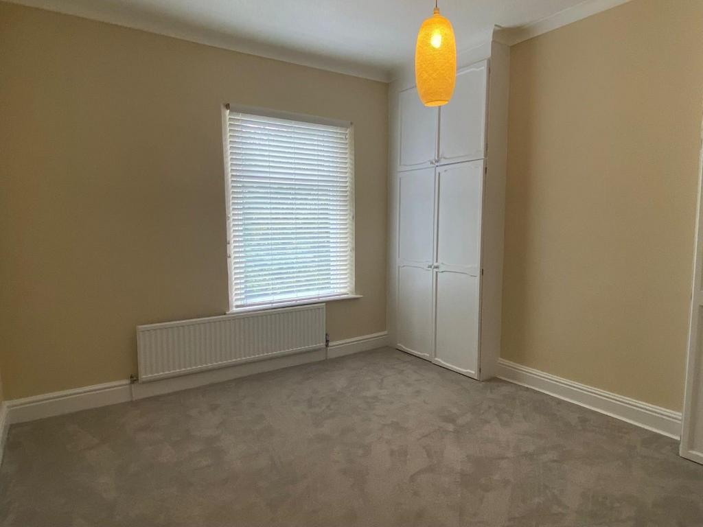 Bedroom 1 1.jpg