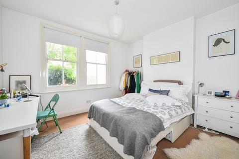2 bedroom flat to rent, Kinsale Road, Peckham, London, SE15