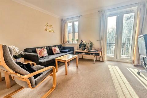 2 bedroom flat for sale, Banister Park