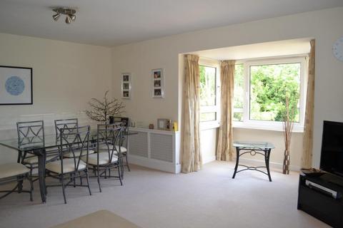 1 bedroom apartment to rent, Mount Felix, Walton-on-Thames, Surrey, KT12