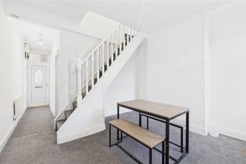 2 bedroom terraced house to rent, Essex Street, Middlesbrough TS1