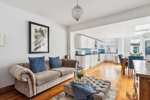 4 bedroom semi-detached house for sale, Richmond Road, Staines-upon-thames, TW18