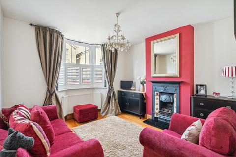 4 bedroom semi-detached house for sale, Richmond Road, Staines-upon-thames, TW18