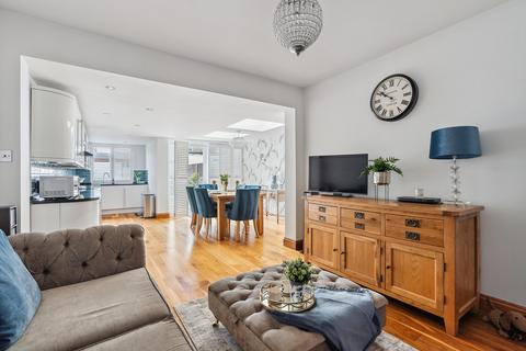 4 bedroom semi-detached house for sale, Richmond Road, Staines-upon-thames, TW18