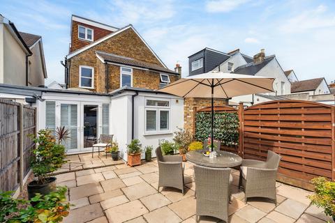 4 bedroom semi-detached house for sale, Richmond Road, Staines-upon-thames, TW18