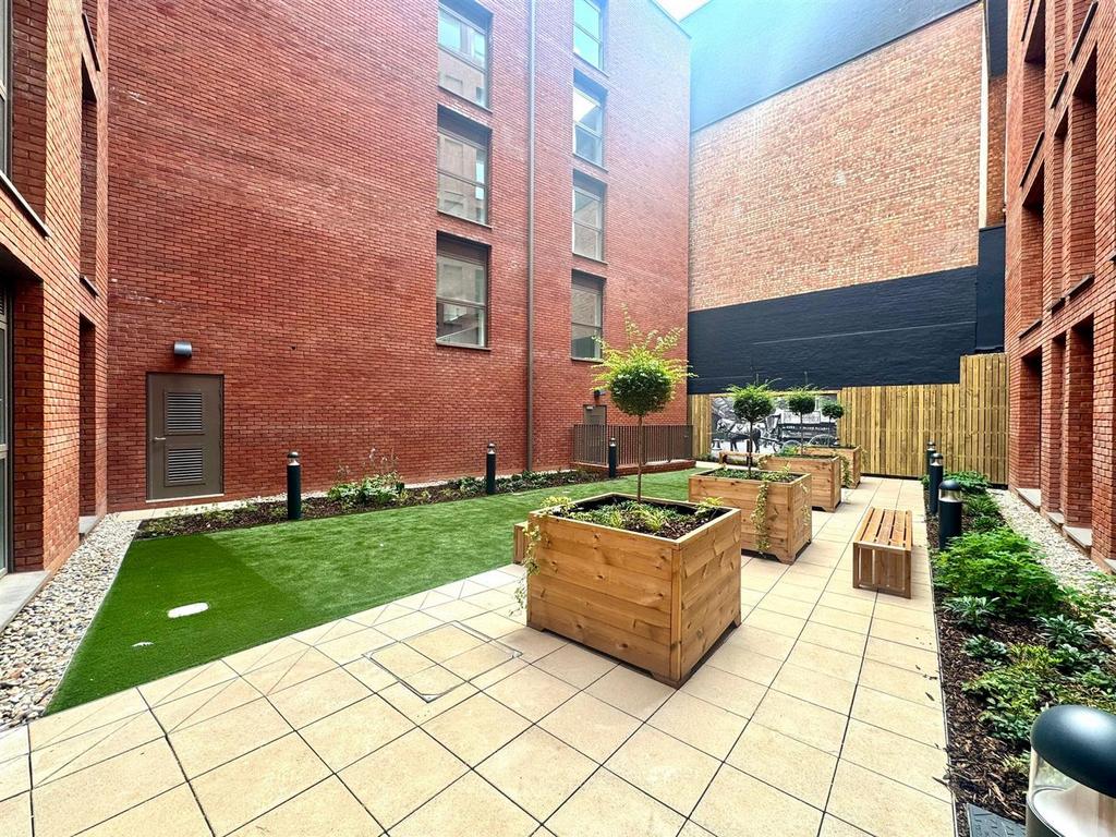 Communal garden 1 pic 1.jpeg