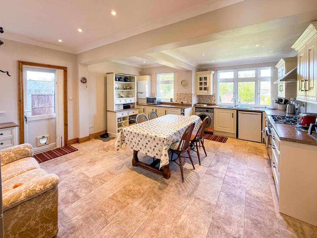 Kitchen / Breakfast Room