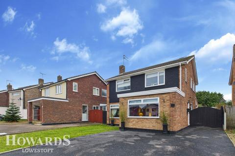 4 bedroom detached house for sale, Broadwaters Road, Lowestoft