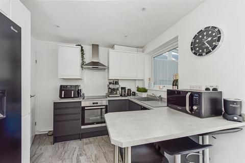 2 bedroom semi-detached house for sale, Starina Gardens, Waterlooville