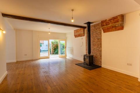 3 bedroom coach house to rent, Penoyre, Brecon, LD3