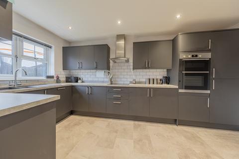5 bedroom detached house for sale, Barkby Rd, Syston, Leicestershire. LE7 2AH