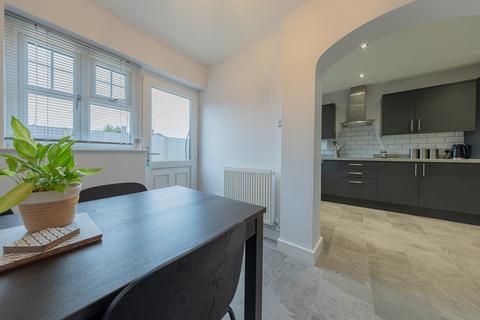 5 bedroom detached house for sale, Barkby Rd, Syston, Leicestershire. LE7 2AH