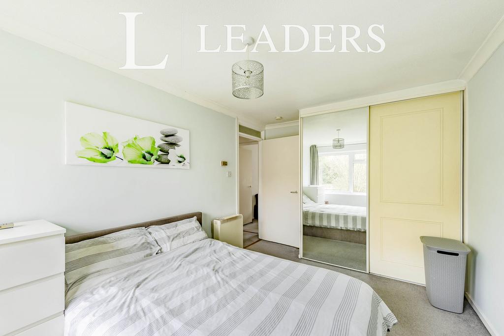 Master bed (1)