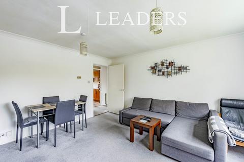 2 bedroom flat to rent, Howard Court, Doods Park Road, Reigate, RH2
