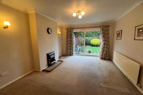 4 bedroom semi-detached house to rent, Southall Ave  Worcester WR3 7LS