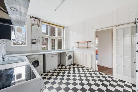 2 bedroom flat for sale, Winkworth Place, Banstead