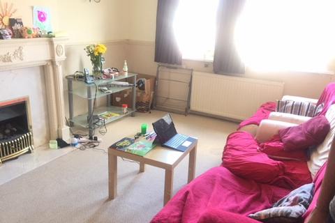 2 bedroom flat to rent, Ferncourt, Harrow HA1
