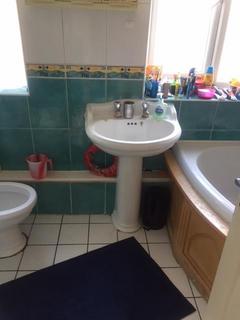 2 bedroom flat to rent, Ferncourt, Harrow HA1