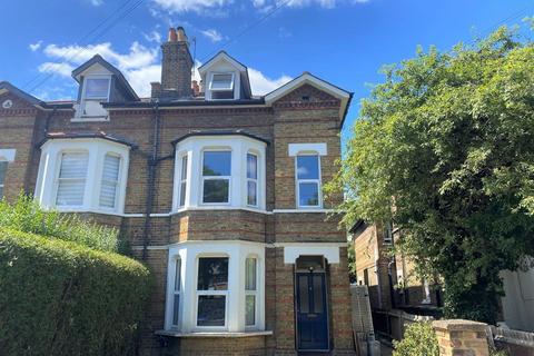 3 bedroom flat to rent, Montem Road, Forest Hill, London, SE23