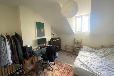 3 bedroom flat to rent, Montem Road, Forest Hill, London, SE23