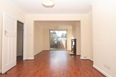 4 bedroom end of terrace house to rent, Birkbeck Avenue, Greenford