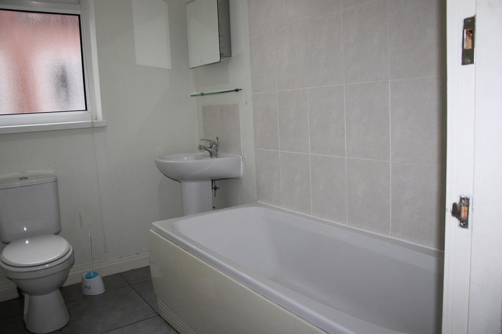 Bathroom(Level 1)