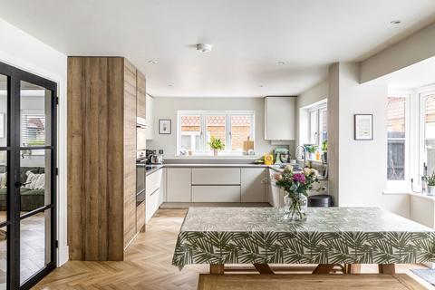 4 bedroom detached house for sale, Ewart Close, Hassocks, BN6 8FJ