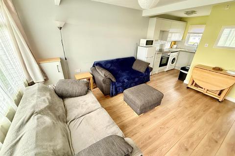 2 bedroom chalet for sale, Newport Road, Hemsby