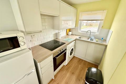2 bedroom chalet for sale, Newport Road, Hemsby
