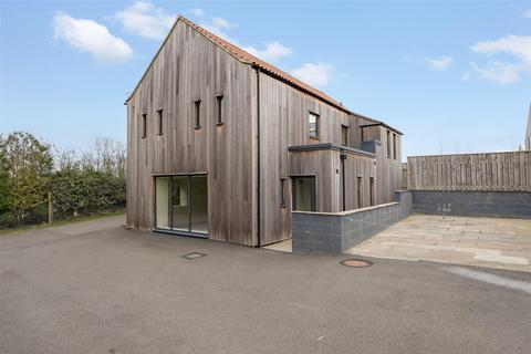 3 bedroom barn conversion to rent, Warlaby, Northallerton