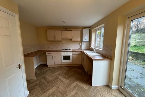 3 bedroom semi-detached house to rent, Raikes Avenue, Bradford, West Yorkshire, BD4