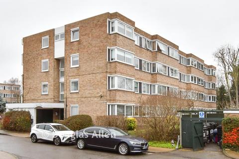 2 bedroom flat for sale, Queenswood Gardens, Wanstead