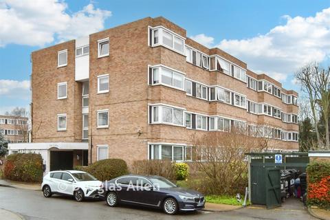 Queenswood Gardens, London E11