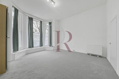 Studio to rent, Fellows Road, Belsize Park, NW3