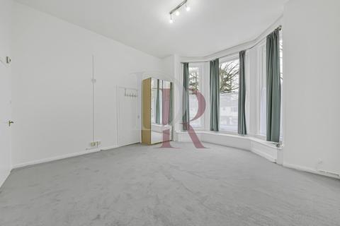 Studio to rent, Fellows Road, Belsize Park, NW3
