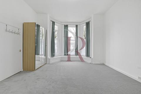 Studio to rent, Fellows Road, Belsize Park, NW3