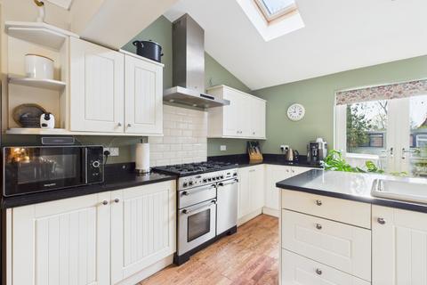 3 bedroom semi-detached house for sale, Barrington Avenue, Hull, HU5 4BB