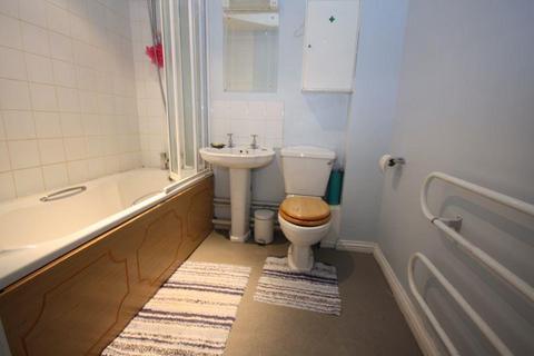 1 bedroom apartment to rent, Lamb Close, Northolt