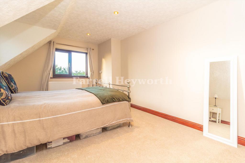 Bedroom 1 image 2